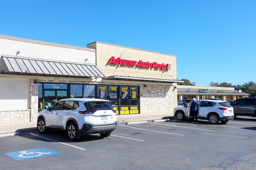 More Photos Of 12908-12932 Bandera Rd, Helotes General Retail For Sale