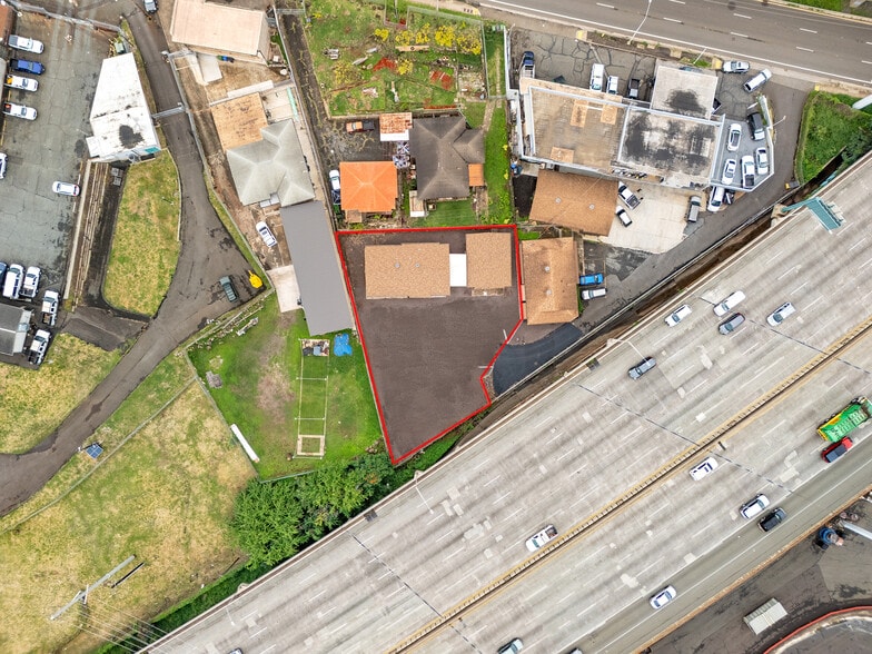 More Photos Of 667-B Kam Hwy, Pearl City Office Residential For Lease