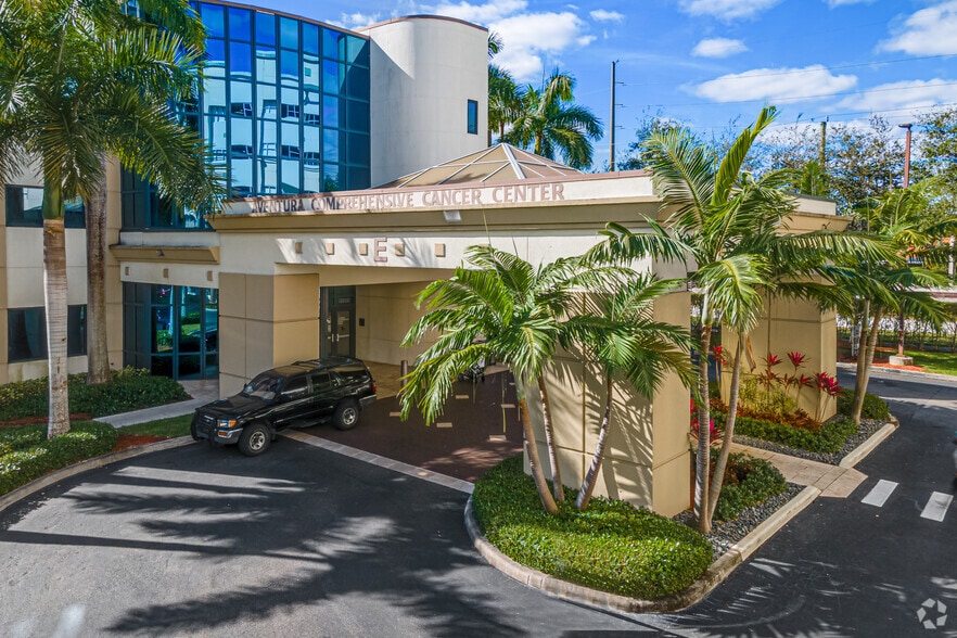 More Photos Of 20950 NE 27th Ct, Miami Medical For Lease