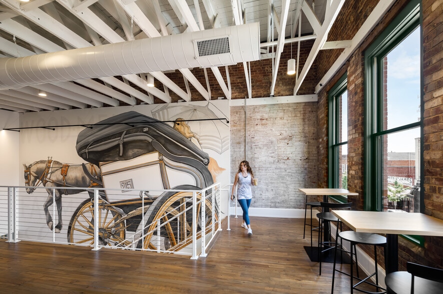 More Photos Of 215 Trade St, Greer Storefront Retail Office For Lease