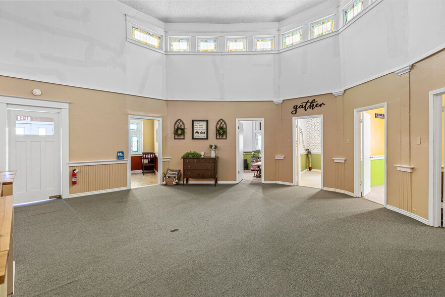 More Photos Of 408 W Main St, Park Hills Religious Facility For Sale
