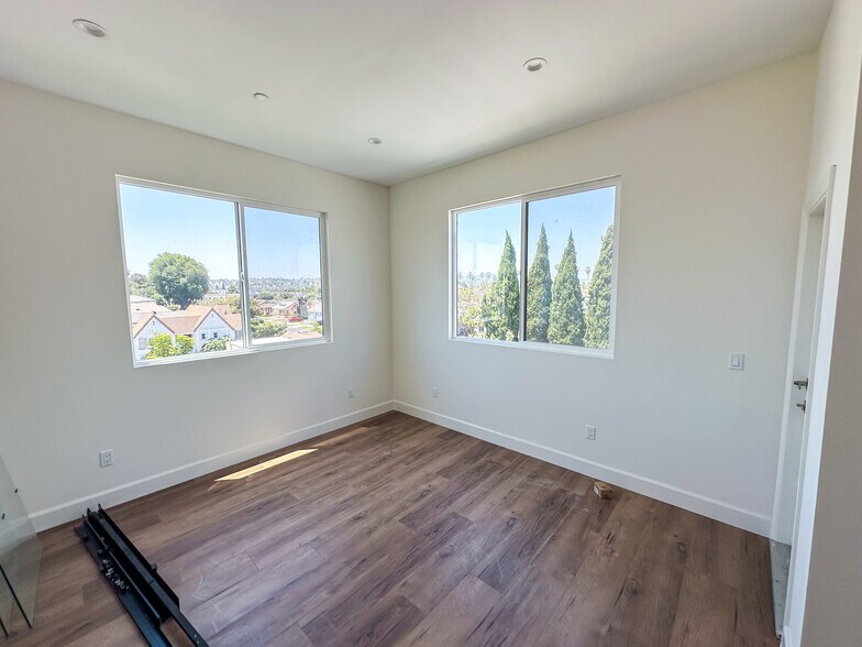 More Photos Of 2840 Wellington Rd, Los Angeles Multifamily For Sale