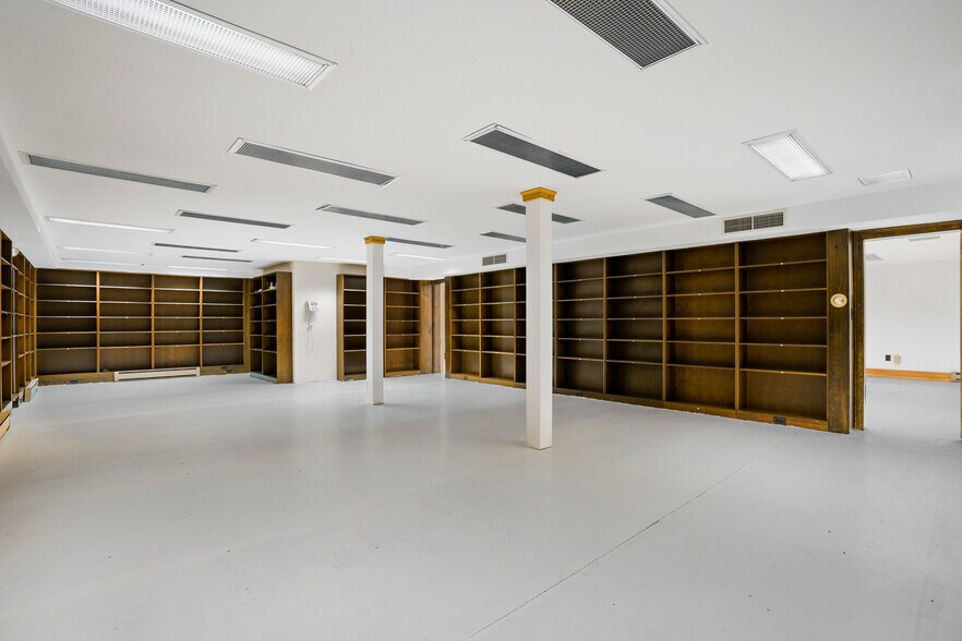 More Photos Of 45 Old Granite Rd, Ossipee Office For Sale