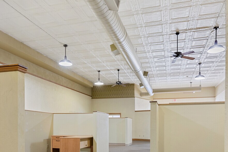 More Photos Of 111 W North Water St, New London Office For Lease