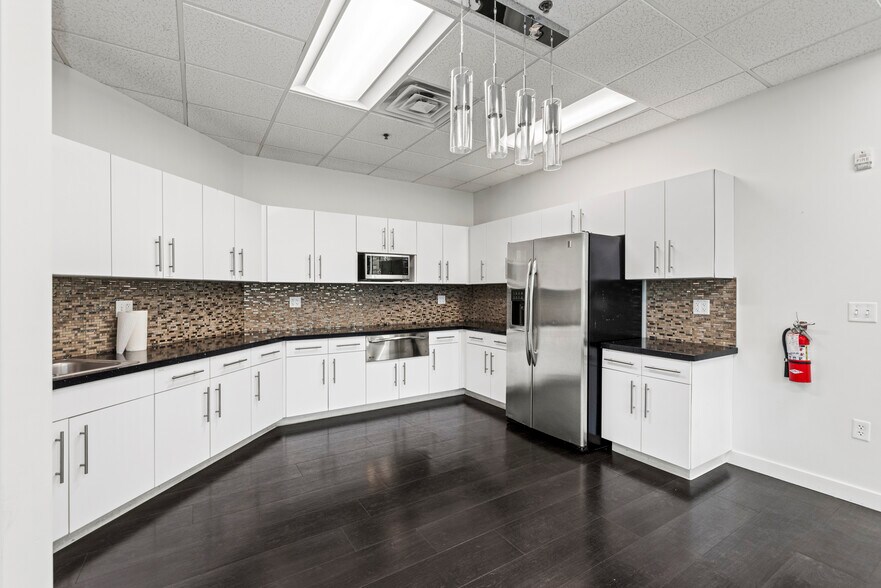 More Photos Of 5252 N Edgewood Dr, Provo Office For Lease