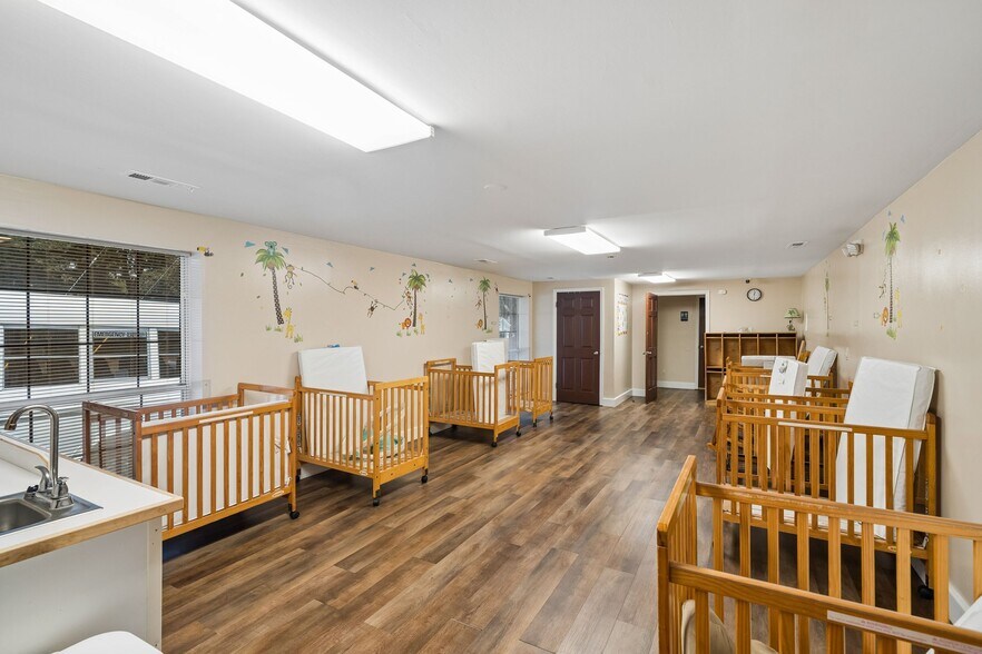 More Photos Of 1215 Hobart Ave, Charleston Office For Sale