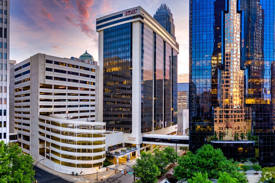 More Photos Of 200 S College St, Charlotte Office For Lease