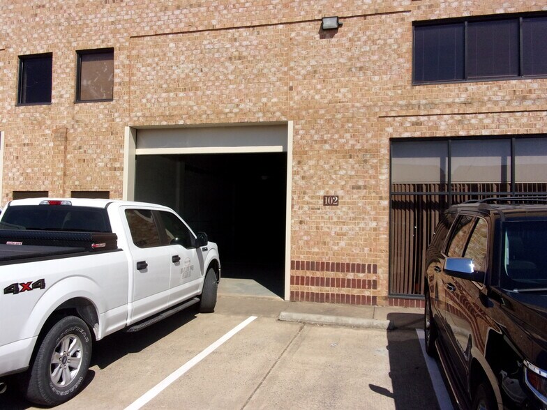 More Photos Of 114 Oakgrove Rd, Sterling Warehouse For Sale