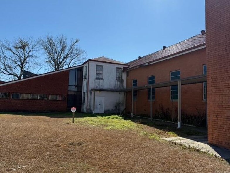 More Photos Of 3524 Lasalle St, New Orleans Religious Facility For Sale