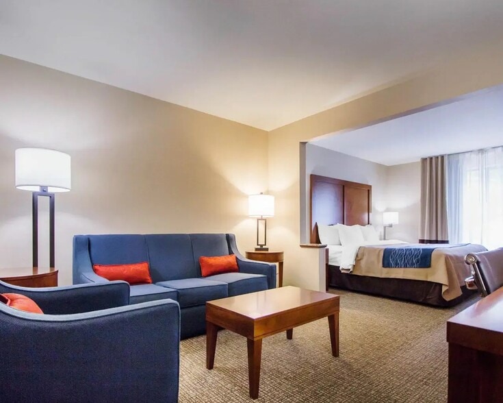 More Photos Of 225 Cliff St, Deadwood Hotel For Sale