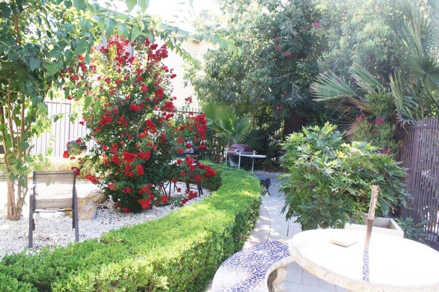 More Photos Of 13506 Rye St, Sherman Oaks Apartments For Sale