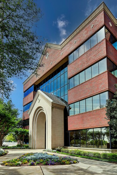 More Photos Of 14140 Southwest Fwy, Sugar Land Office For Lease