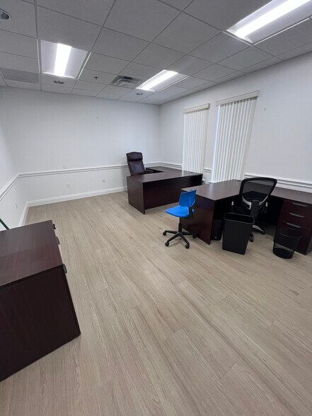 More Photos Of 2520 Tamiami Trl N, Nokomis Medical For Sale