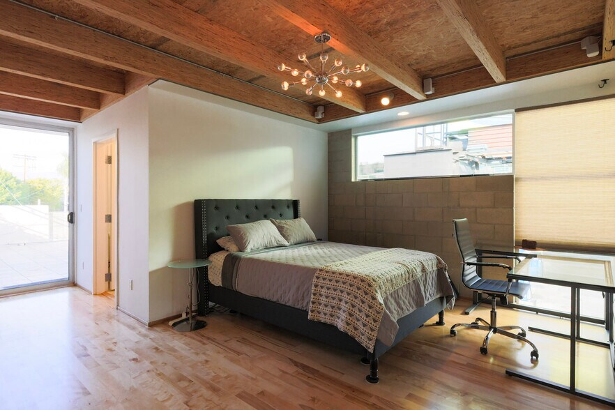 More Photos Of 6615-6621 Melrose Ave, Los Angeles Loft Creative Space For Sale