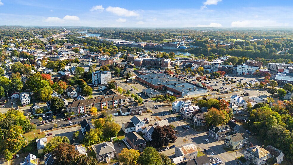 More Photos Of 44 Elm St, Waterville Office For Sale