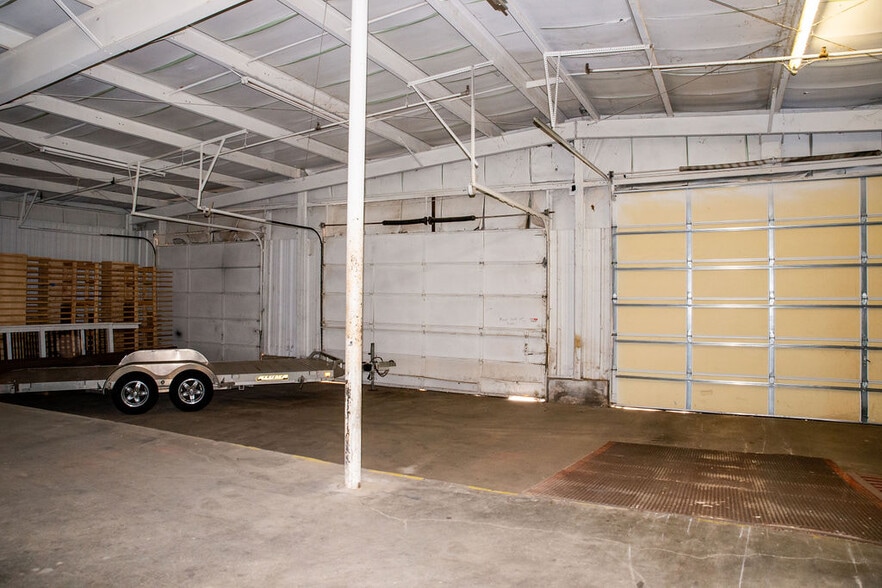 More Photos Of 1630 N Eldon Ave, Springfield Unknown For Lease