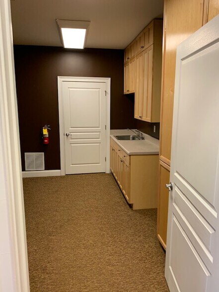 More Photos Of 4080 Mcginnis Ferry Rd, Alpharetta Medical For Lease