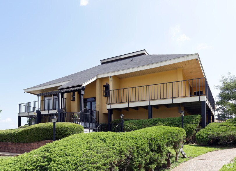 More Photos Of 5660 S Lakeshore Dr, Shreveport Apartments For Sale