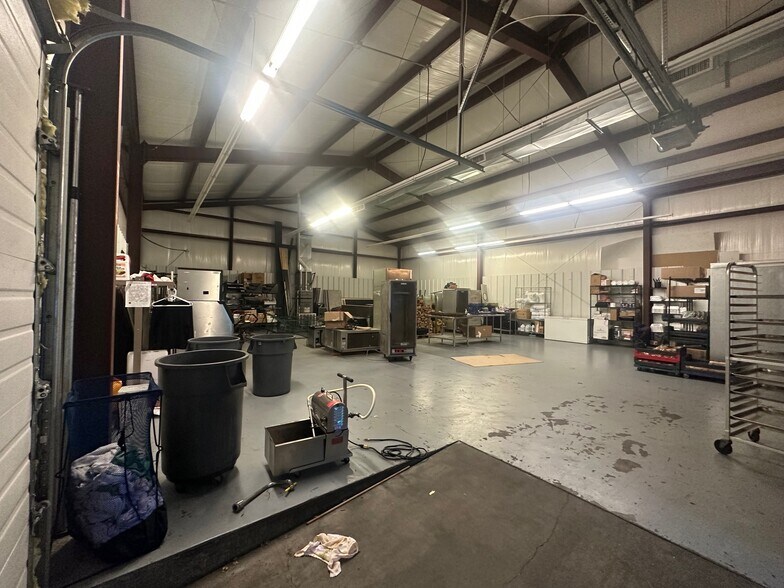 More Photos Of 316 W 6th St, Junction City Restaurant For Sale