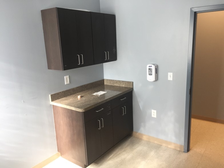 More Photos Of 160 Lanza Ave, Garfield Medical For Sale