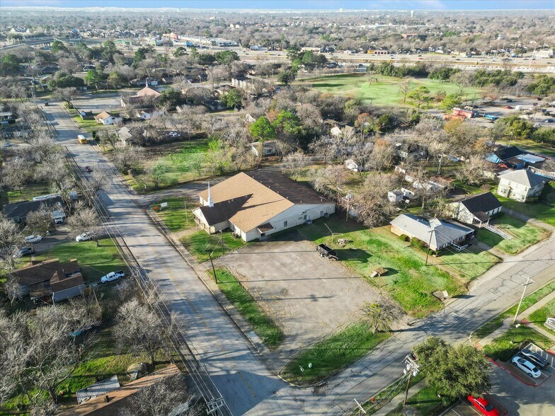 More Photos Of 325 S Cowan Ave, Lewisville Flex For Sale