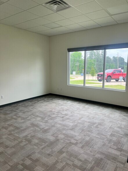 More Photos Of 5848 Judson Rd, Longview Storefront For Lease