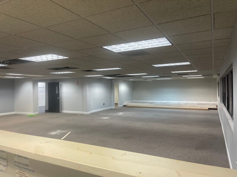 More Photos Of 7960 Baymeadows Way, Jacksonville Office For Lease