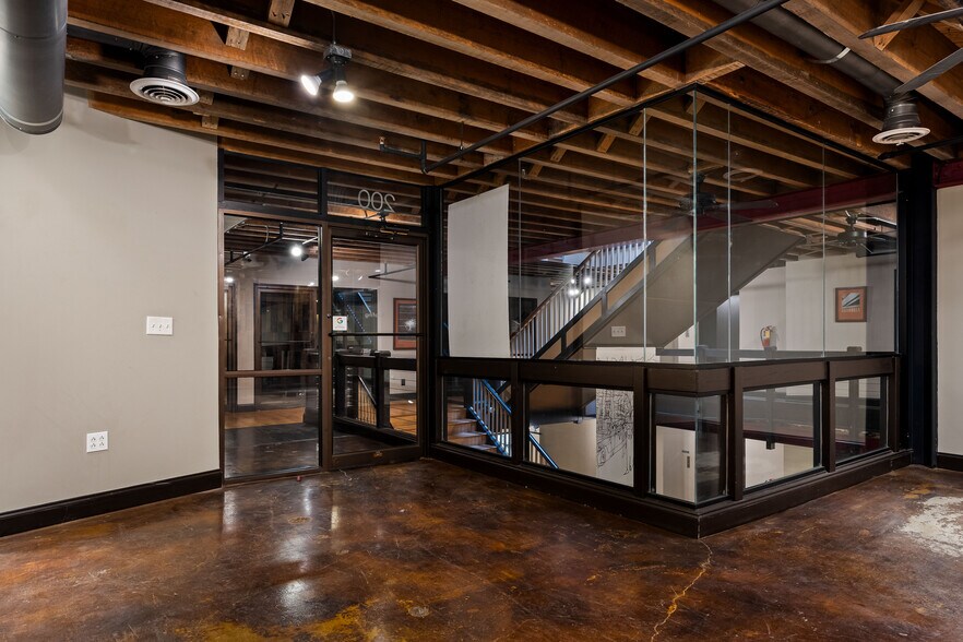 More Photos Of 247 Broad St, Kingsport Loft Creative Space For Sale