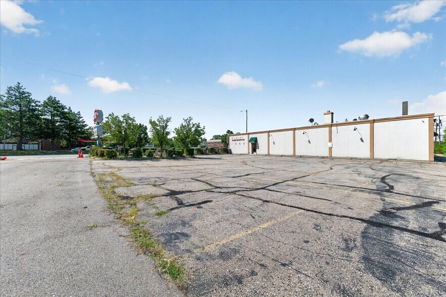 More Photos Of 26734 Michigan Ave, Inkster Freestanding For Sale