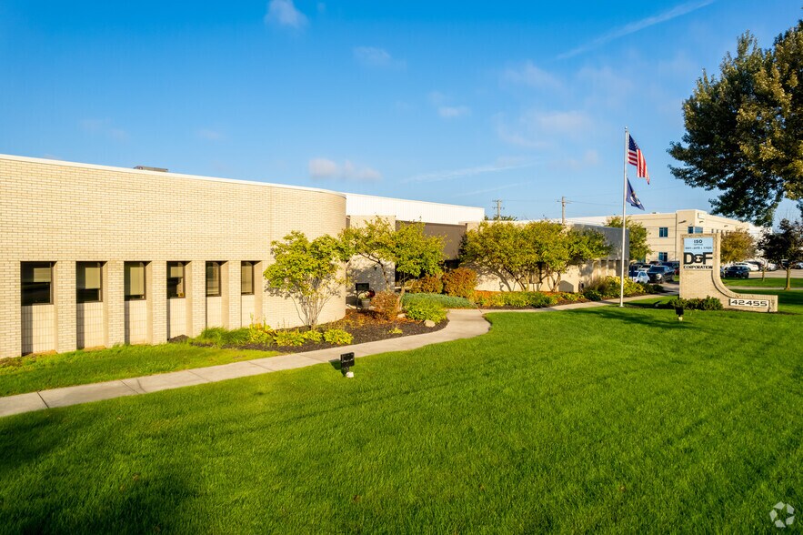 More Photos Of 42455 Merrill Rd, Sterling Heights Warehouse For Sale