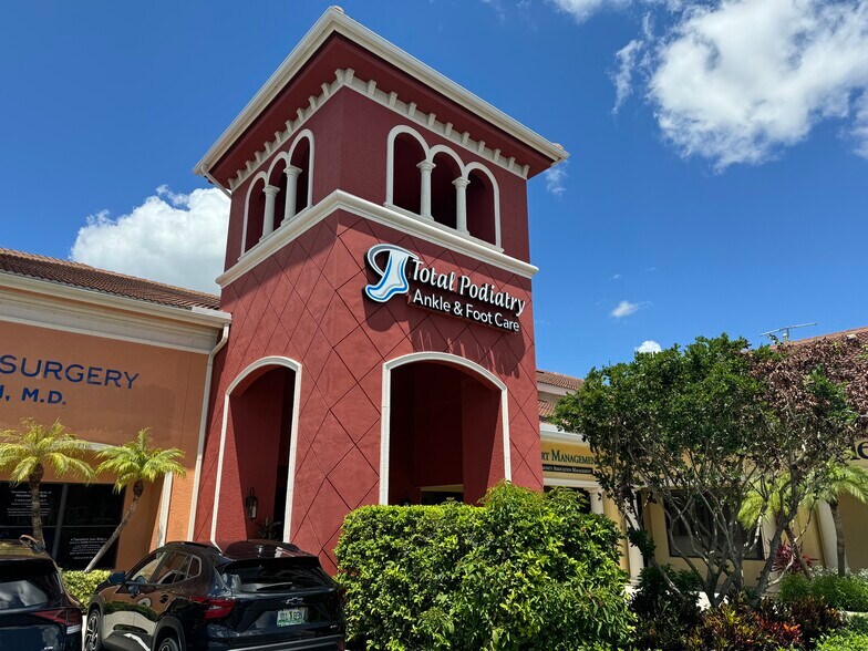 Primary Photo Of 9250 Corkscrew Rd, Estero Medical For Lease