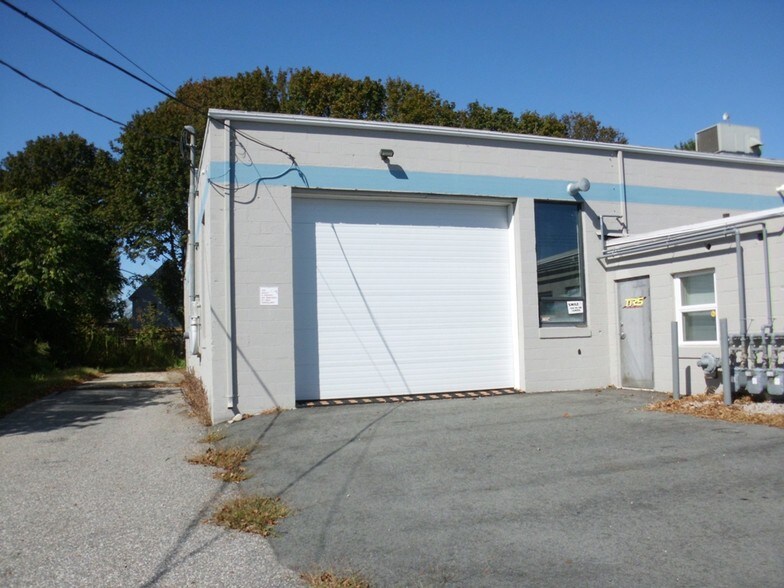 More Photos Of 25 Westwood Ave, New London Warehouse For Sale