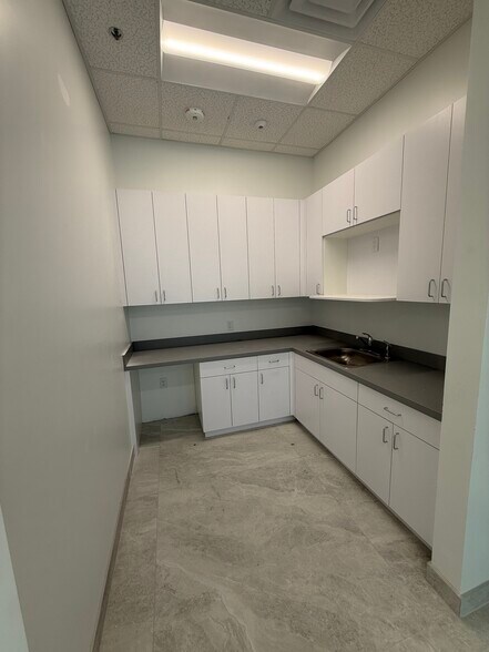 More Photos Of 1501 N Florida Mango Rd, West Palm Beach Warehouse For Lease