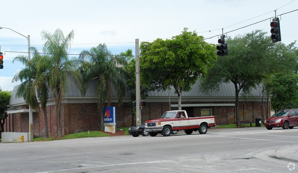 Primary Photo Of 1400 NW 20th St, Miami Bank For Sale