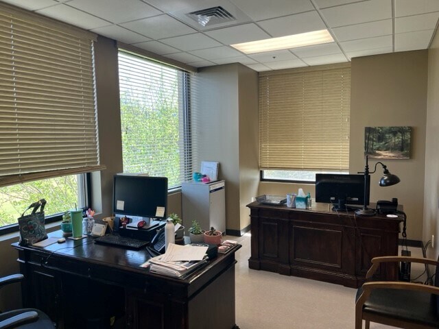 More Photos Of 250 E Basse Rd, San Antonio Medical For Lease