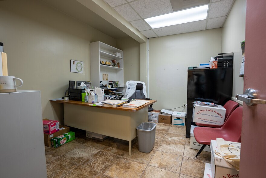 More Photos Of 4946 Florence Ave, Bell Medical For Lease