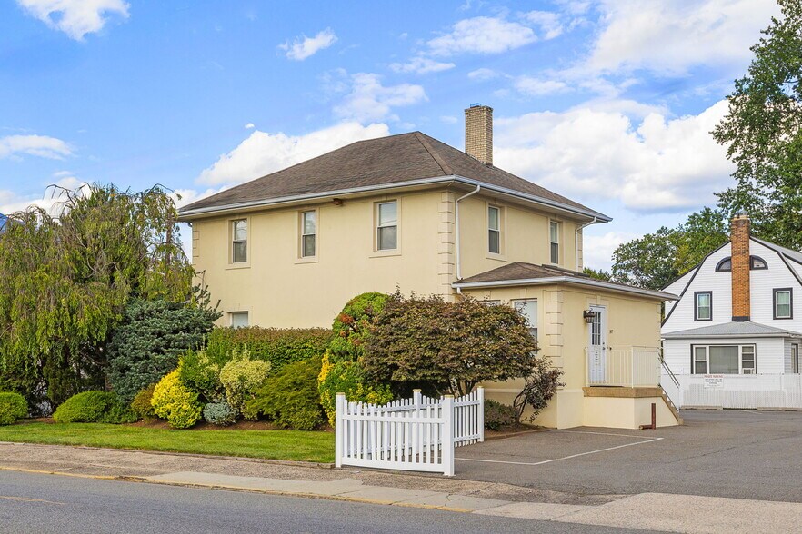 More Photos Of 197 S Washington Ave, Bergenfield Medical For Sale