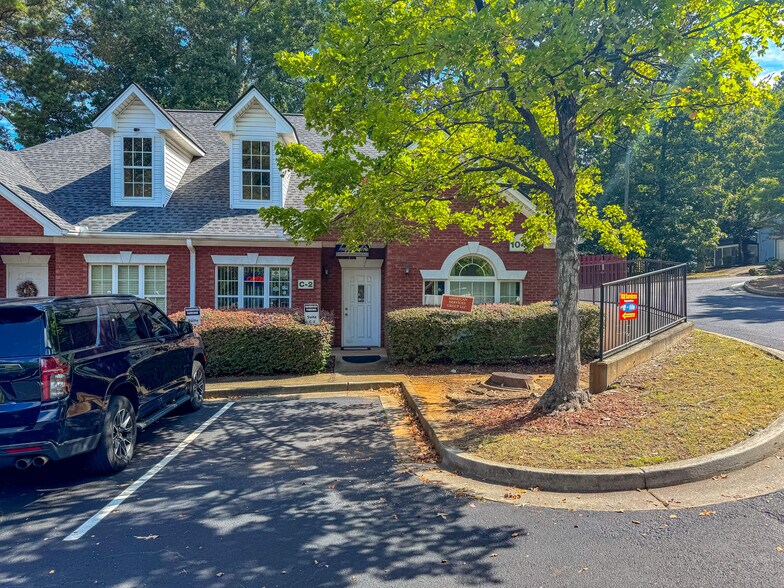 Primary Photo Of 1040 Indian Trail Lilburn Rd, Lilburn Office For Lease