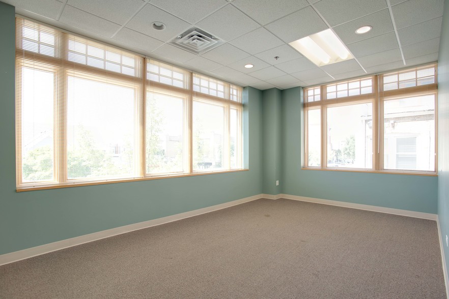 More Photos Of 5143-5151 Mochel Dr, Downers Grove Office For Sale
