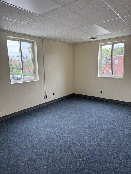 More Photos Of 6607 York Rd, Baltimore Unknown For Lease