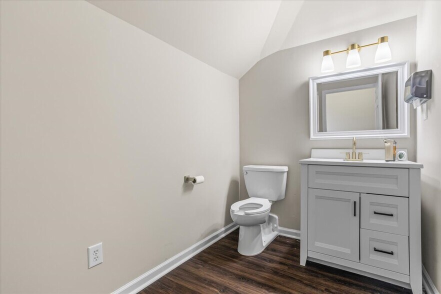 More Photos Of 889 Commerce Dr Sw, Conyers Loft Creative Space For Sale