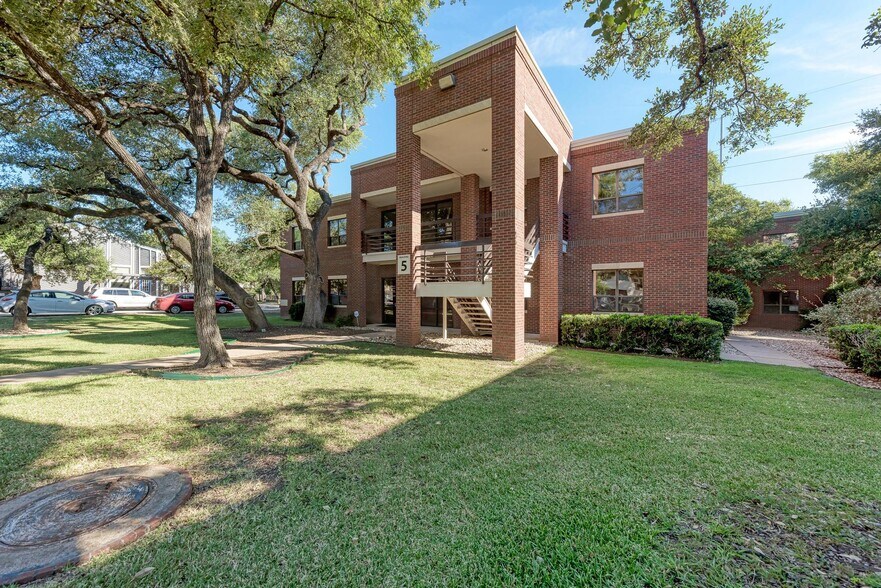More Photos Of 11824 Jollyville Rd, Austin Medical For Lease