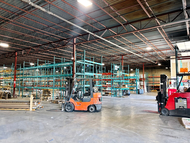 More Photos Of 4326 SW 21st St, Oklahoma City Warehouse For Lease