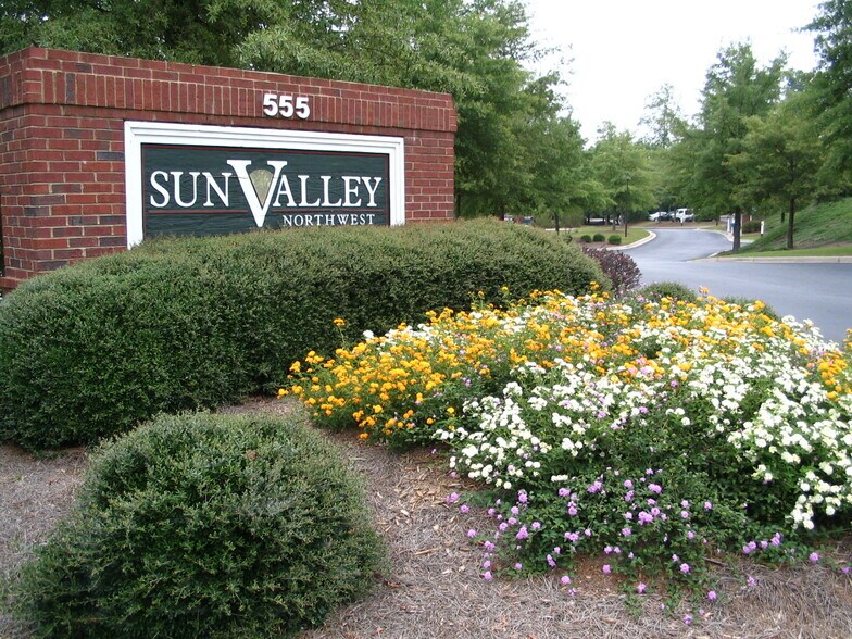 More Photos Of 555 Sun Valley Dr, Roswell Medical For Lease