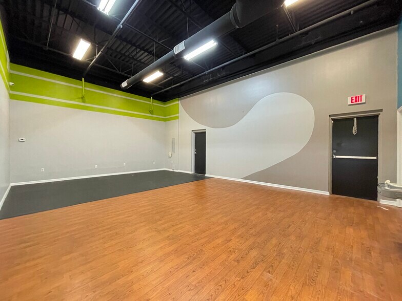 More Photos Of 3345 SW 34th St, Gainesville Freestanding For Lease