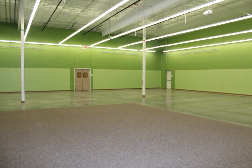 More Photos Of 908 NW 6th St, Tulia Freestanding For Sale