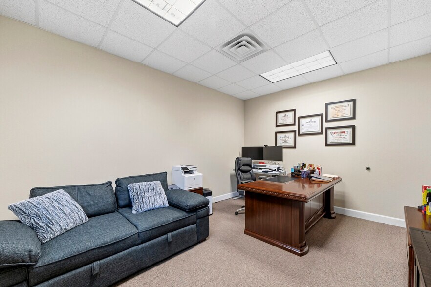 More Photos Of 2219 Sawdust Rd, The Woodlands Office For Sale