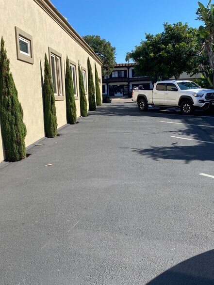 More Photos Of 826 2nd St, Encinitas Office For Lease