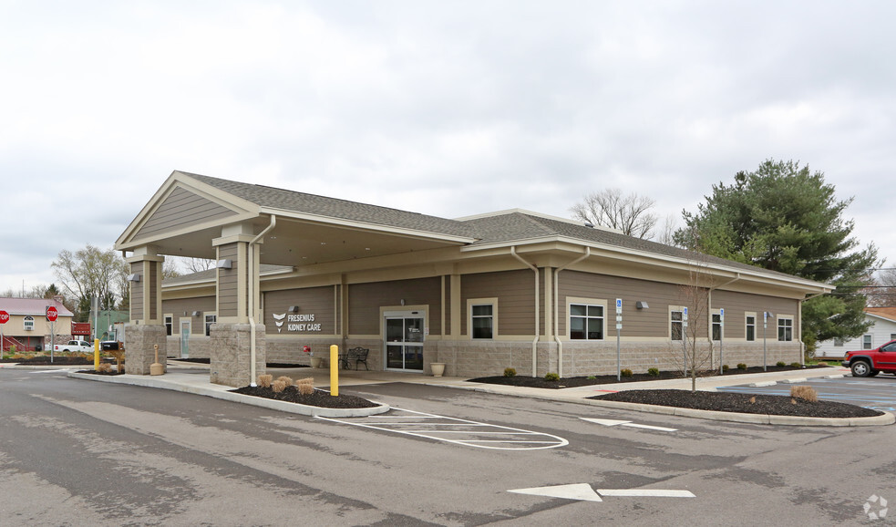 Primary Photo Of 510 Main St, Belpre Medical For Lease