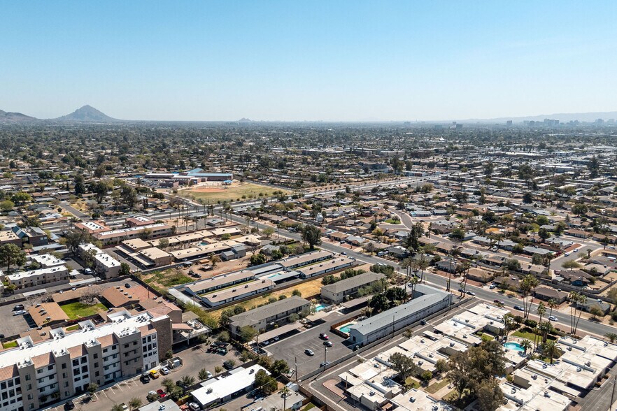 More Photos Of 2016 W Orangewood Ave, Phoenix Apartments For Sale